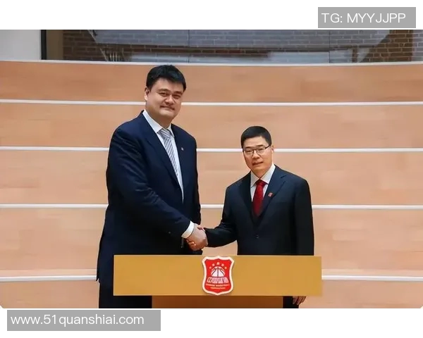 姚明家庭背景揭秘了解他的父母妻子和孩子的生活故事