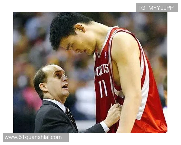 姚明深情回忆队友们的默契配合与共同奋斗的感人故事